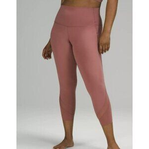 Wunder Under Scalloped Hem High-Rise Crop 23 Luxtreme Sz 18 EUC